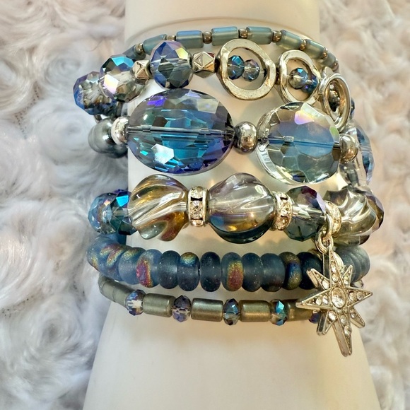 Elegant Blue and Silver Beaded Bracelet Set - Picture 2 of 5